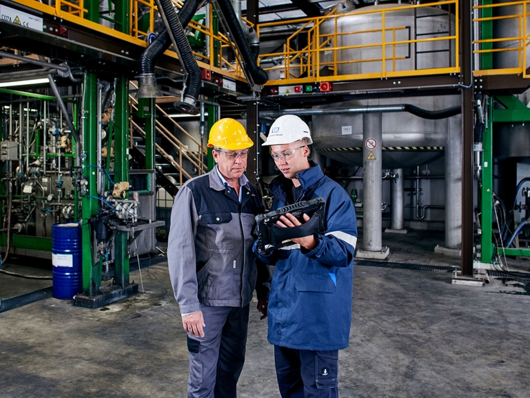 Big data analytics and IoT services enable process optimization.