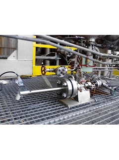 Product picture Flanged Raman Rxn-40 probe installed at a plant
