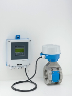 Picture of total solids meter Proline Teqwave MW 500 with remote transmitter