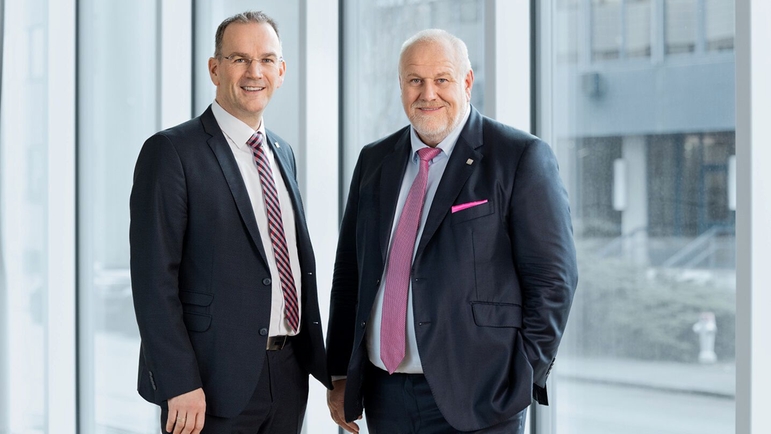 CEO Dr Peter Selders and Supervisory Board president Matthias Altendorf.
